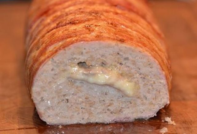 Мясной хлеб с начинкой из сыра, яйца и бекона - утолит любой голод